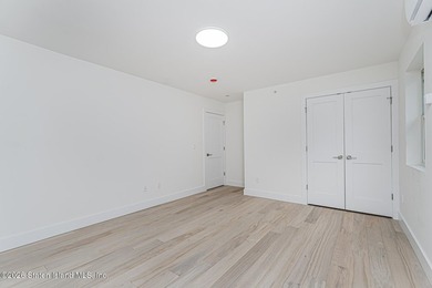 Luxury New Construction in Grymes Hill Introducing a newly - photo 28