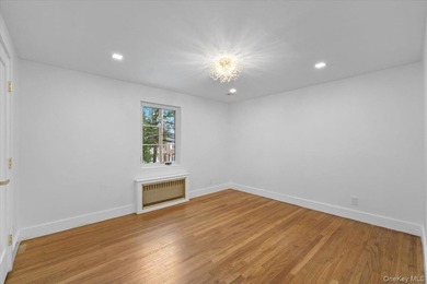 Welcome to this beautifully renovated Tudor, ideally located in - photo 29