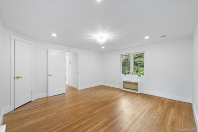 Welcome to this beautifully renovated Tudor, ideally located in - photo 32