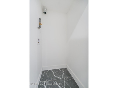 Luxury New Construction in Grymes Hill Introducing a newly - photo 32