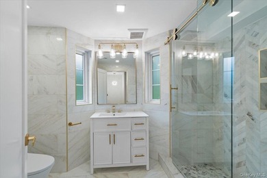 Welcome to this beautifully renovated Tudor, ideally located in - photo 34