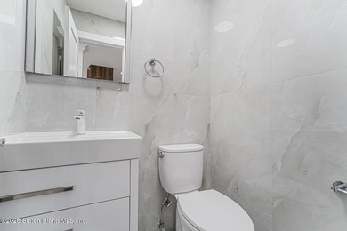 Luxury New Construction in Grymes Hill Introducing a newly - photo 34