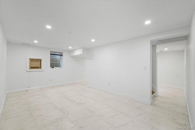 Welcome to this beautifully renovated Tudor, ideally located in - photo 39