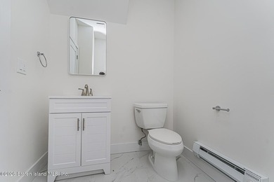 Luxury New Construction in Grymes Hill Introducing a newly - photo 45