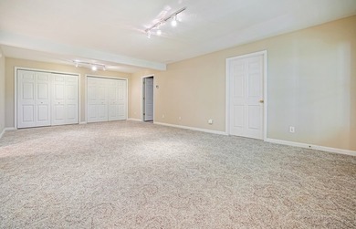 Welcome home to this thoughtfully designed 3BR/3BA residence - photo 46