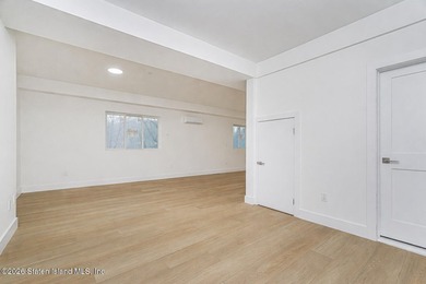 Luxury New Construction in Grymes Hill Introducing a newly - photo 46
