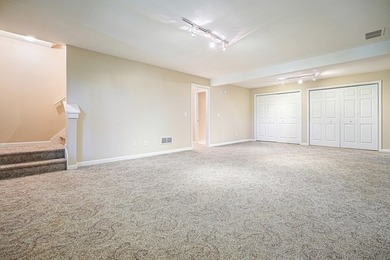 Welcome home to this thoughtfully designed 3BR/3BA residence - photo 47