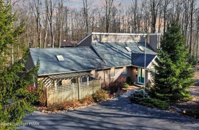 Lake Guenevere Home For Sale in Pocono Lake Pennsylvania