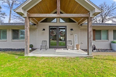 Step into a place where comfort meets possibility. This very - photo 1