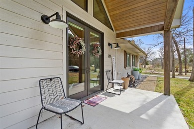 Step into a place where comfort meets possibility. This very - photo 2