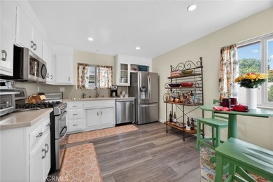 55+ Coastal Living at its best in Hueneme Bay! 3 Bedroom 3 - photo 8