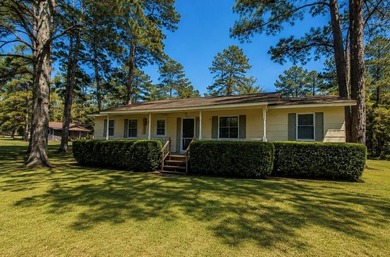Nestled among the mature pines of Golden Acres near Houston - photo 2