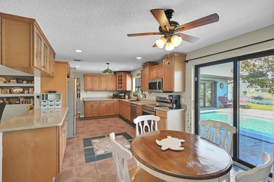 Welcome to this charming 3-bedroom, 2-bathroom single-family - photo 19
