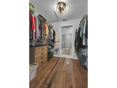 Welcome to this charming 3-bedroom, 2-bathroom single-family - photo 28