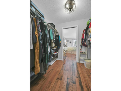 Welcome to this charming 3-bedroom, 2-bathroom single-family - photo 29