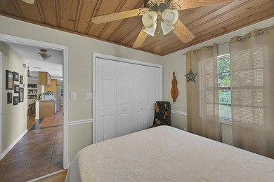Welcome to this charming 3-bedroom, 2-bathroom single-family - photo 35