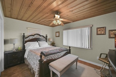 Welcome to this charming 3-bedroom, 2-bathroom single-family - photo 39