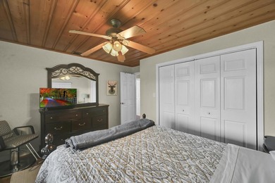 Welcome to this charming 3-bedroom, 2-bathroom single-family - photo 40