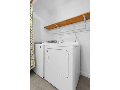 Welcome to this charming 3-bedroom, 2-bathroom single-family - photo 44