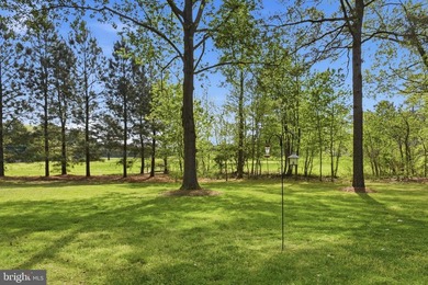 Stunning One-Level Luxury Living with Golf Course & Pond Views - photo 2