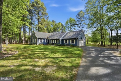 Stunning One-Level Luxury Living with Golf Course & Pond Views - photo 3