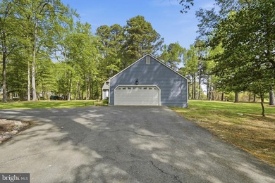 Stunning One-Level Luxury Living with Golf Course & Pond Views - photo 7
