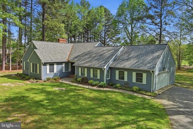 Stunning One-Level Luxury Living with Golf Course & Pond Views - photo 8