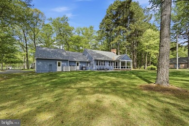 Stunning One-Level Luxury Living with Golf Course & Pond Views - photo 9