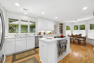 Pristine, thoughtfully updated residence with Sams Point Pond - photo 18