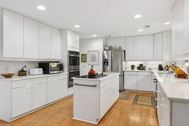 Pristine, thoughtfully updated residence with Sams Point Pond - photo 19