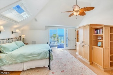 #128 *Twin Shores Cottage* is ideally positioned on the coveted - photo 34