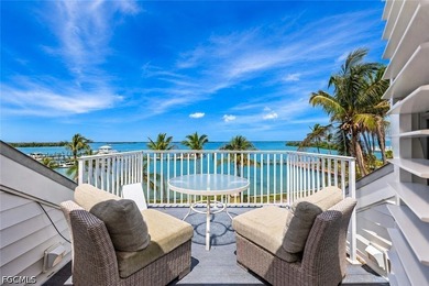 #128 *Twin Shores Cottage* is ideally positioned on the coveted - photo 35