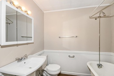 Charming brick ranch in desirable Northwoods Estates featuring - photo 7