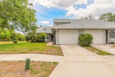 Lake Townhome/Townhouse For Sale in Port Orange, Florida