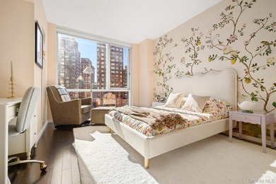 Triple Exposures. Exceptional Light. An Expansive Great Room - photo 9