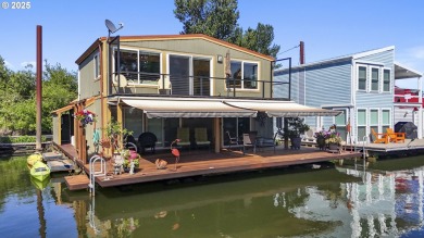 Lake Home For Sale in Portland, Oregon