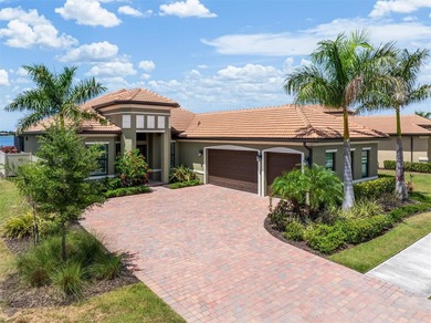 Experience the perfect blend of luxury, privacy, and Florida - photo 1