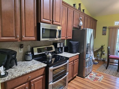 Welcome to this stunning Crepe Myrtle home by Lennar, perfectly - photo 10