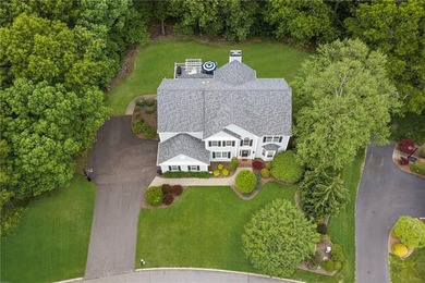 Nestled beautifully on a well manicured quiet lot in Seventeen - photo 2