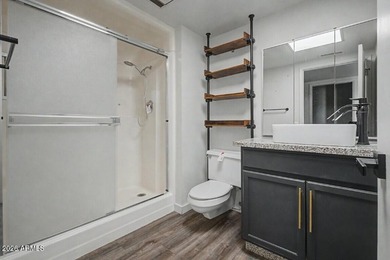 Welcome to this charming 2-bedroom, 2-bathroom single-level home - photo 26