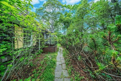 Looking for a home with a long island beach lifestyle? This rare - photo 30