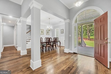 Welcome to your own beautiful estate, where luxury, cozy comfort - photo 31