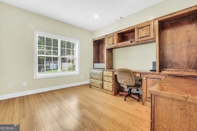 Welcome to your own beautiful estate, where luxury, cozy comfort - photo 42