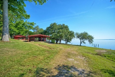 Discover a rare UNRESTRICTED waterfront retreat on Toledo Bend - photo 3