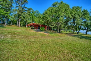 Discover a rare UNRESTRICTED waterfront retreat on Toledo Bend - photo 4