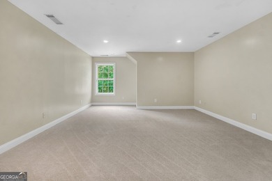 Welcome to your own beautiful estate, where luxury, cozy comfort - photo 50