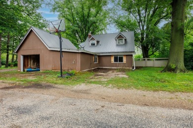 Lake Home Sale Pending in Hudson, Illinois