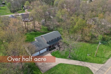 Welcome to your dream home in desirable Apple Valley Lake! This - photo 3