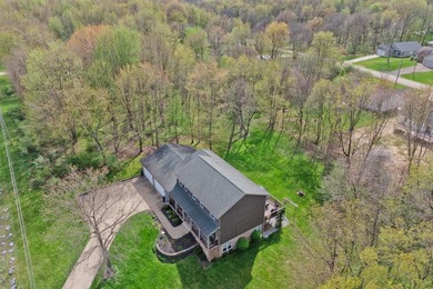 Welcome to your dream home in desirable Apple Valley Lake! This - photo 4