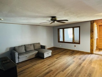 Looking for the perfect Up North getaway? This 2-bedroom, 2-bath - photo 14